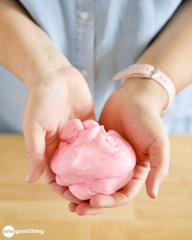 Borax Uses Use borax to make slime that your kids or grandkids will have a blast playing with.